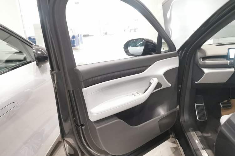 Used Nio ES8 2024 75 kWh Executive Edition
