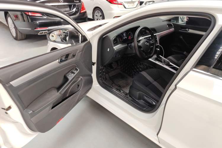 Used Volkswagen Lamando 2019 230TSI DSG Fashion Edition China VI