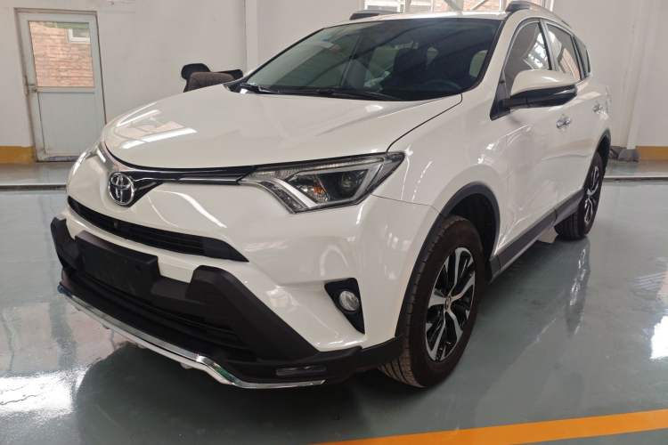 Used Toyota RAV4 2016 2.0L CVT Two-Wheel Drive Fashion Edition China V Standard