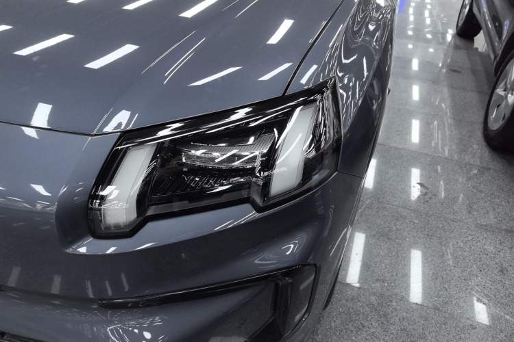 Used AION V 2024 Aion Tyrannosaurus 650 LiDAR Edition