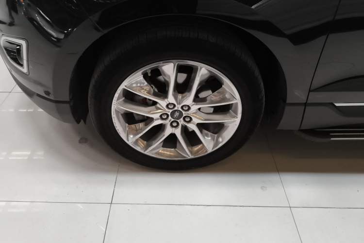 Used Ford Edge 2015 2.0T GTDi Four-Wheel Drive Prestige Model
