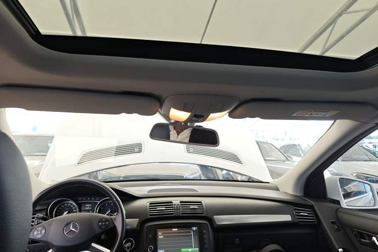 Used Mercedes-Benz R-Class 2014 R 320 4MATIC Business Model
