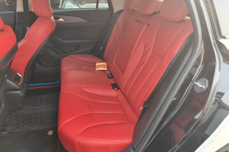 Used Hongqi H5 2022 Classic Model Facelift 1.8T Automatic Smart Connect Flagship Edition
