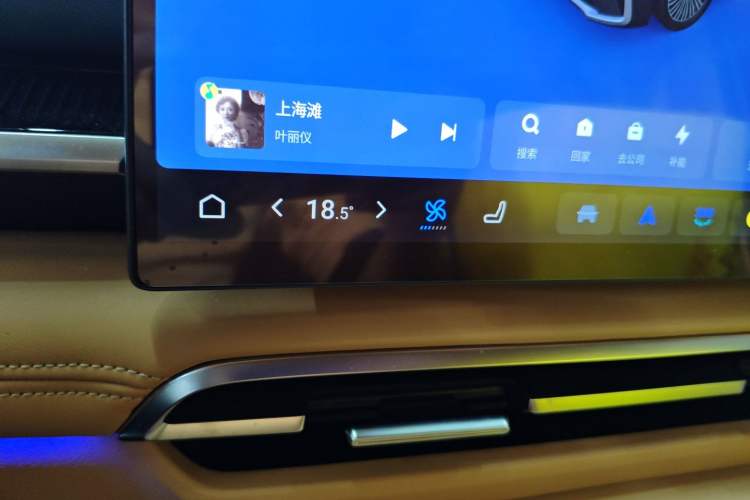 Used VOYAH Dream 2025 PHEV Four-Wheel Drive Prestige Kunpeng Edition
