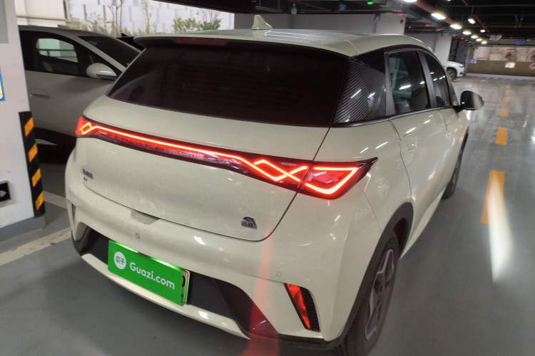 Used BYD Dolphin 2021 405 km Fashion Edition
