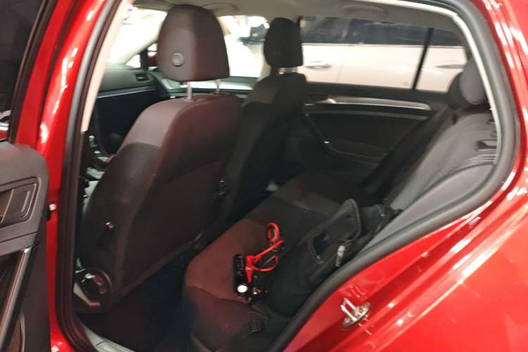 Used Volkswagen Golf 2017 1.6L Automatic Comfort Million-Vehicle Anniversary Edition