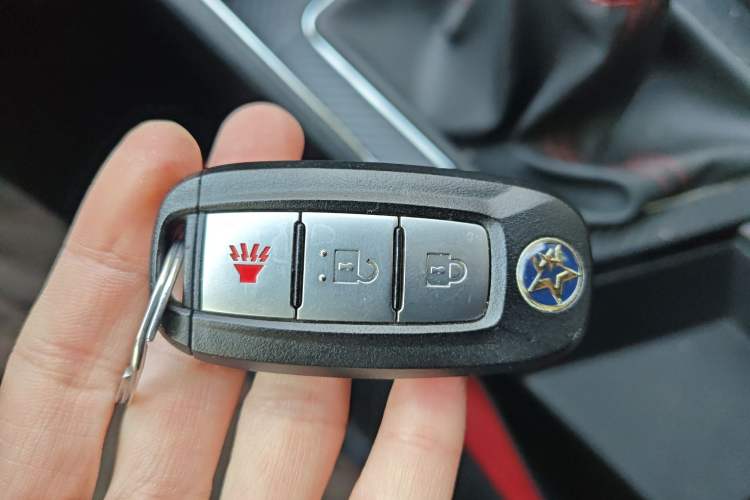 Used Venucia T60 2020 1.6L Manual Smart Vision Version China VI Standard
