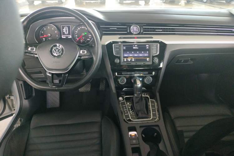 Used Volkswagen Magotan 2017 330TSI DSG Leading Model