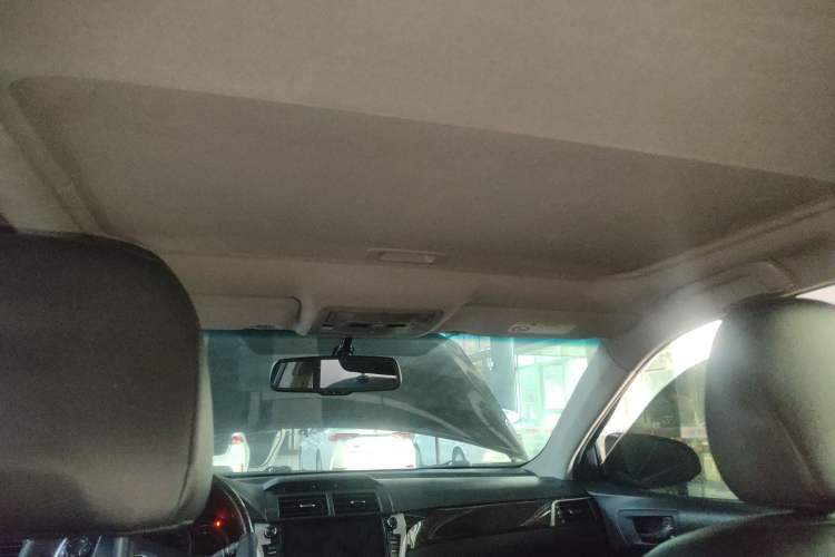 Used Toyota Camry 2015 2.0G Premier Edition
