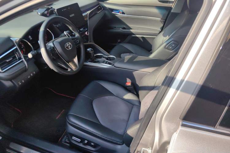 Used Toyota Camry 2021 2.0S FENGSHANG Edition
