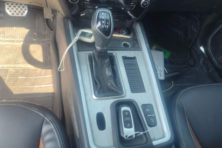 Used Geely Auto Vision X6 2016 1.3T CVT Flagship Model
