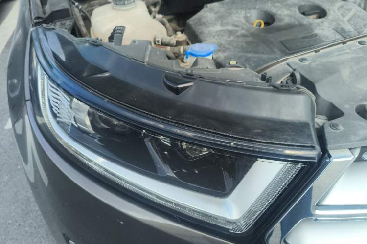 Used Ford Edge 2015 2.0T GTDi Two-Wheel-Drive High-Line Version
