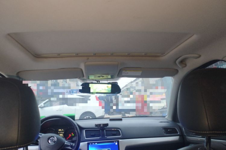 Used Volkswagen Lavida 2015 1.6L Automatic Comfort Edition
