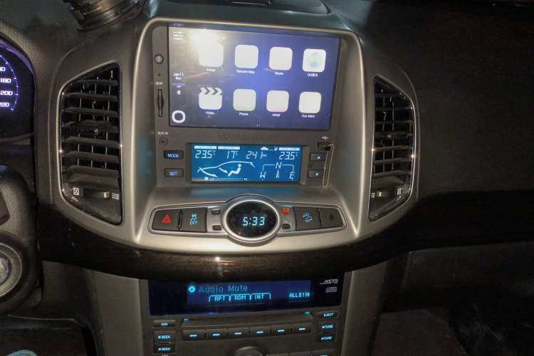 Used Chevrolet Captiva 2017 2.4L 4x4 Flagship Edition 7-Seater