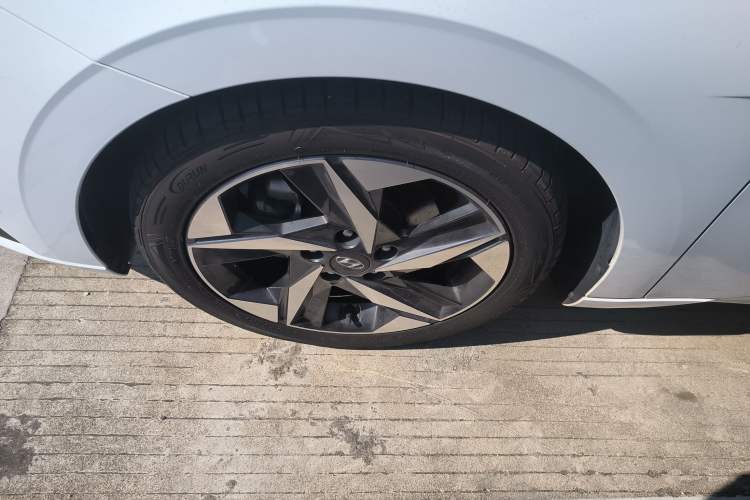 Used Hyundai Elantra 2022 1.5L CVT LUX Prestige Edition
