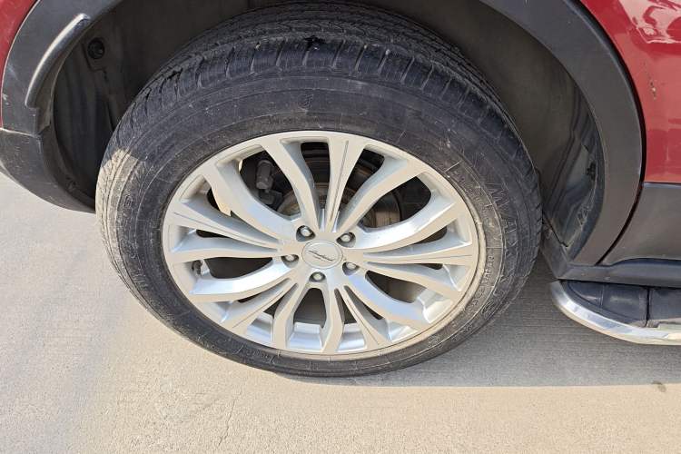 Used Land X7 2015 2.0T Panoramic Prestige Edition
