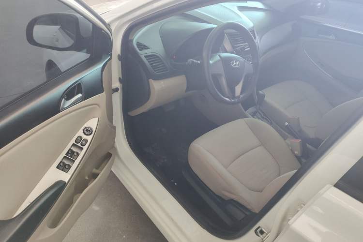 Used Hyundai Verna 2014 1.4L Automatic Smart GLS
