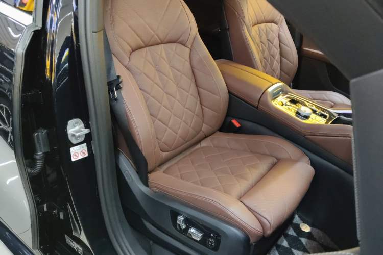 Used BMW X6 2023 xDrive40i Luxury Model with M Sport Package