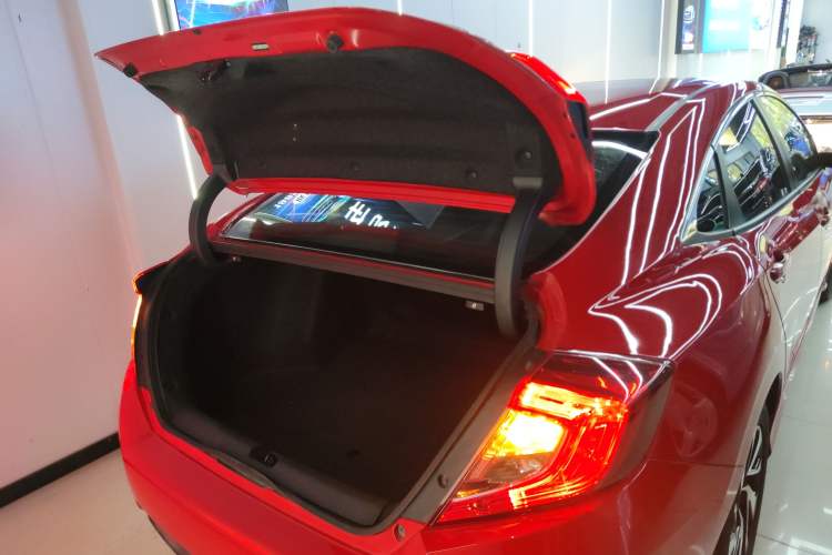 Used Honda Civic 2016 220TURBO CVT Luxury Edition
