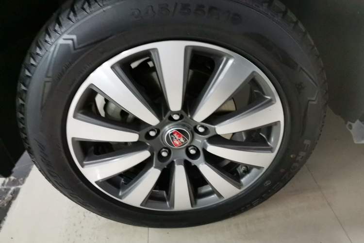 Used Roewe RX8 2018 30T Smart Connectivity Two-Wheel Drive Flagship Edition
