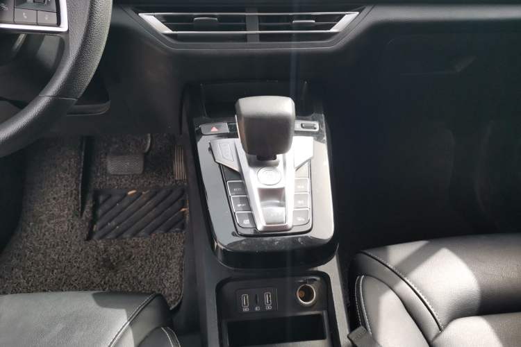 Used BYD Yuan New Energy 2019 EV535 Smart Connect Trendsetting Model