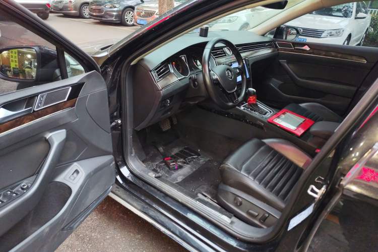 Used Volkswagen Magotan 2018 Facelift 330TSI DSG Luxury Model
