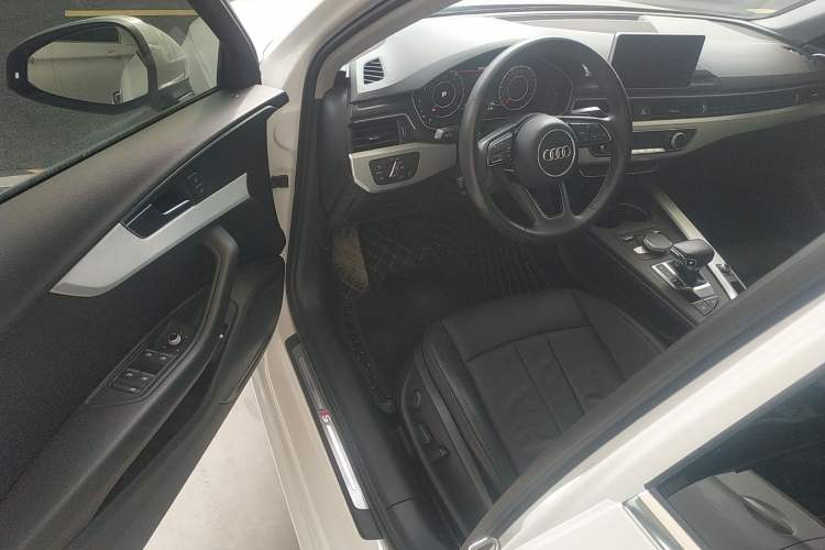 Used Audi A4L 2019 40 TFSI Fashion Edition China VI Emission Standard
