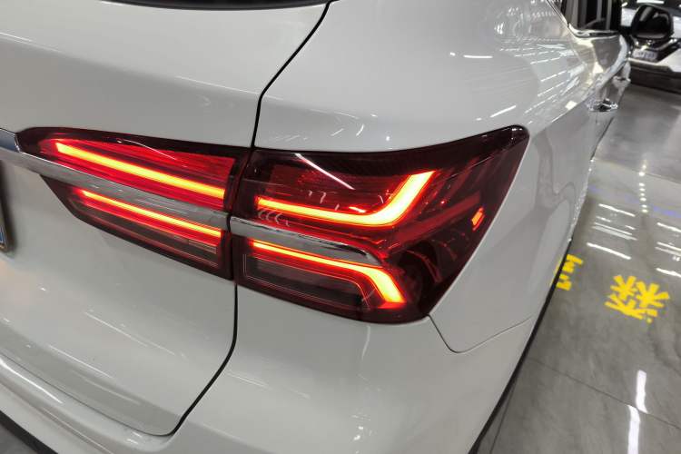 Used Roewe RX5 2018 30T Two-Wheel Drive Automatic Internet Platinum Edition
