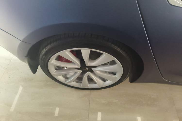 Used Tesla Model 3 2019 Long-Range Rear-Wheel-Drive Version
