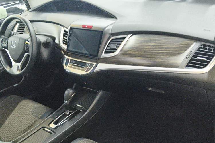 Used Honda Jade 2017 1.8L automatic Comfort version 5 seats
