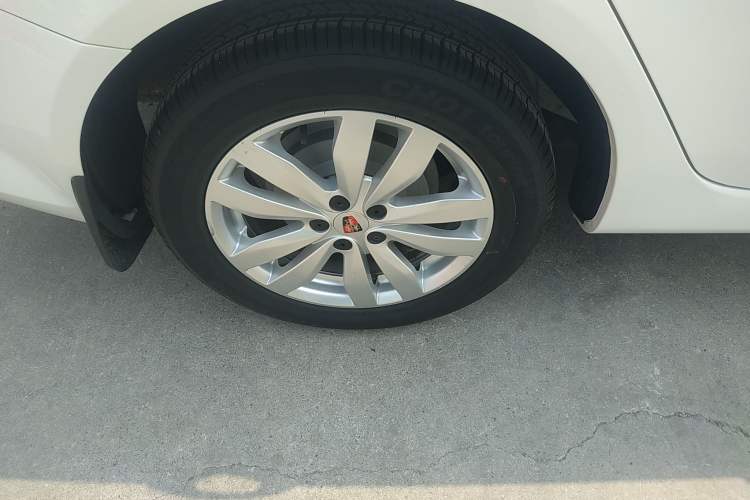 Used Roewe 350 2015 1.5L Manual Luxury Sunroof Edition
