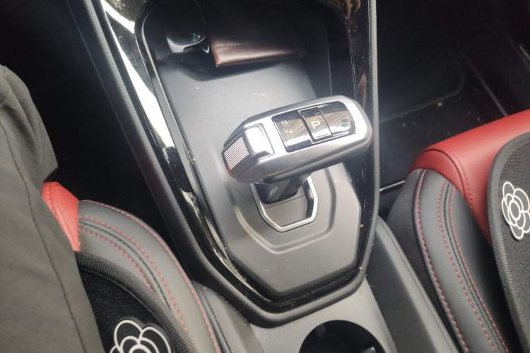 Used Haval H2s 2017 Blue Label 1.5T Dual-Clutch Luxury Model
