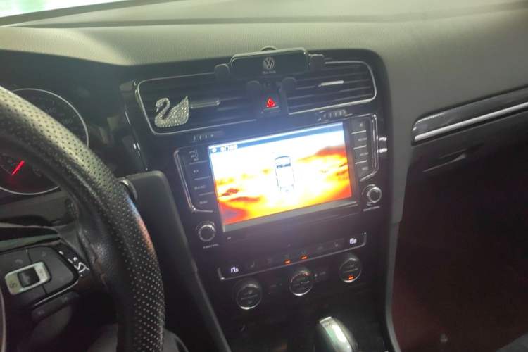 Used Volkswagen Golf 2015 1.4TSI Automatic Flagship Model
