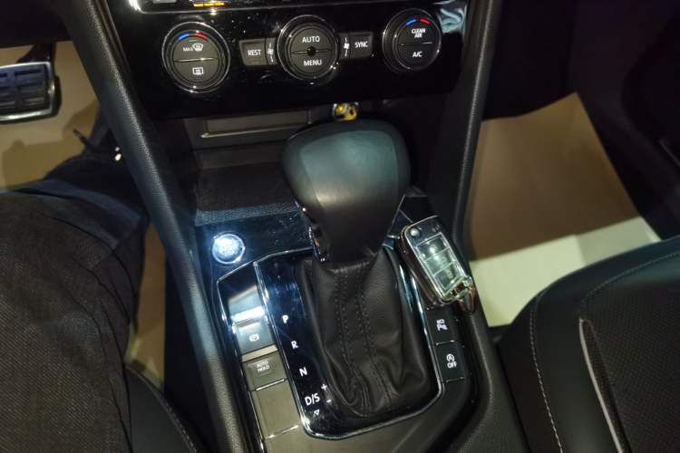 Used Volkswagen Tiguan L 2021 330TSI Automatic Two-Wheel Drive R-Line Flagship Edition