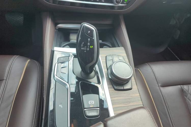 Used BMW 5 Series 2018 530Li xDrive Luxury Package
