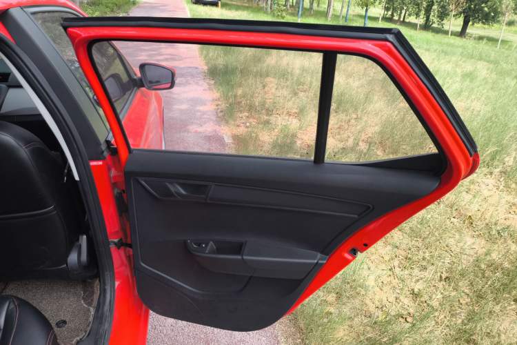 Used Skoda Fabia 2017 1.4L Automatic Car Enjoy Edition
