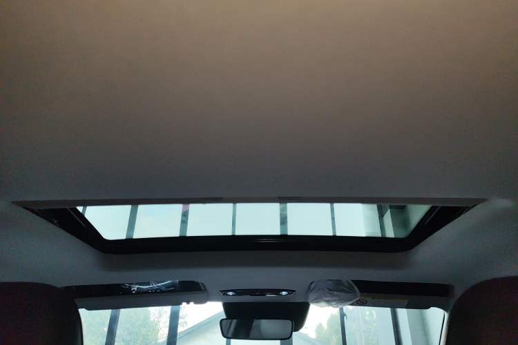 Used  L6 2025 EM-i 140km Starship Edition
