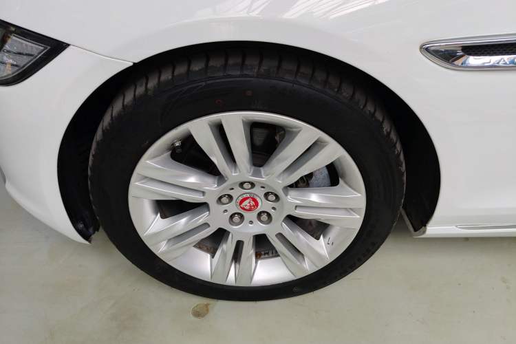 Used Jaguar XFL 2018 XFL 2.0T 250 PS Luxury Edition
