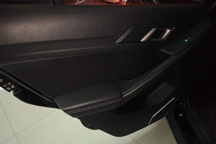 Used JMC Yusheng S330 2016 1.5L GTDi Automatic Two-Wheel Drive Flagship Edition
