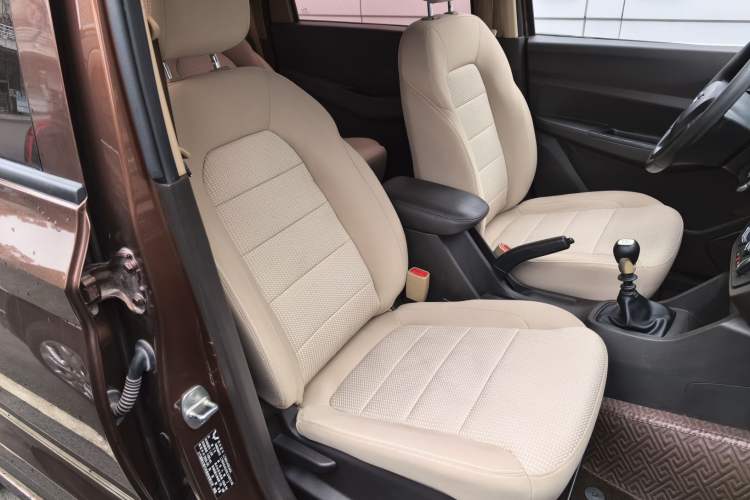 Used Wuling Hongguang 2019 1.5L S Standard Version China VI LAR
