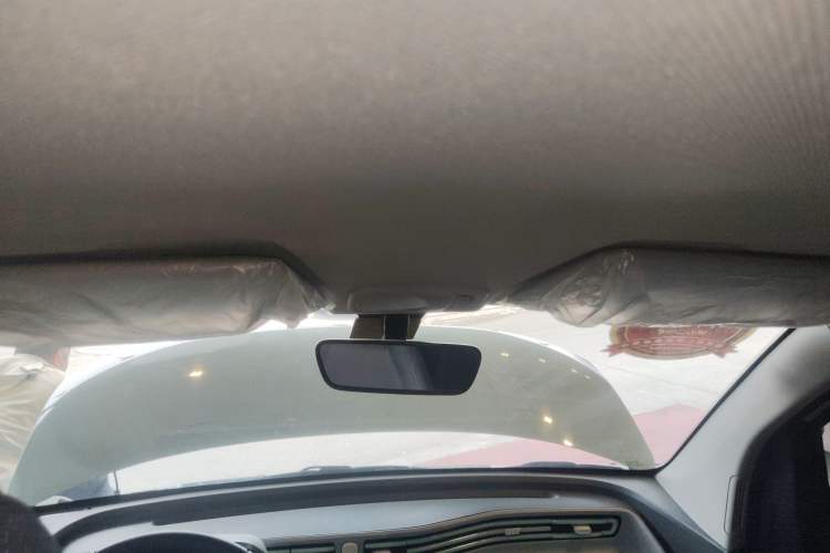 Used Wuling Hongguang MINIEV 2021 Macaron Premium Model – Lithium Iron Phosphate
