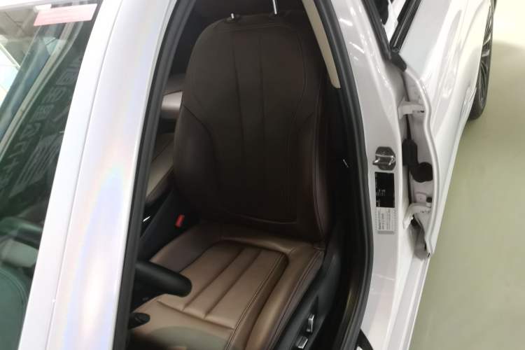 Used BMW 5 Series 2019 525Li Luxury Package
