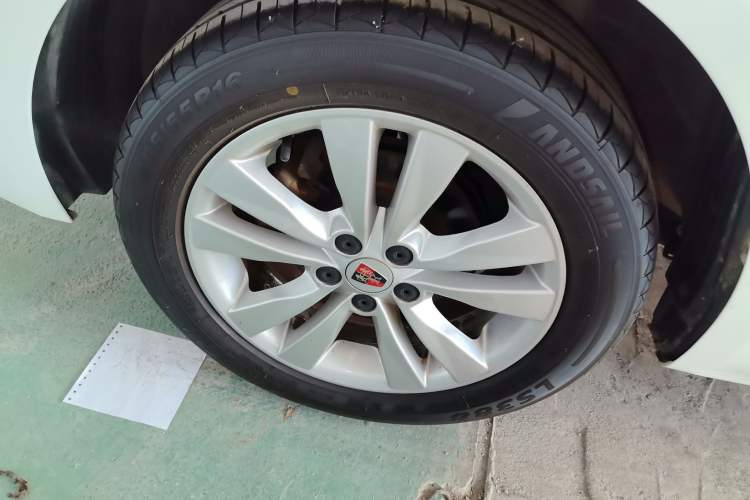 Used Roewe 360 2015 1.5L Automatic Luxury Edition
