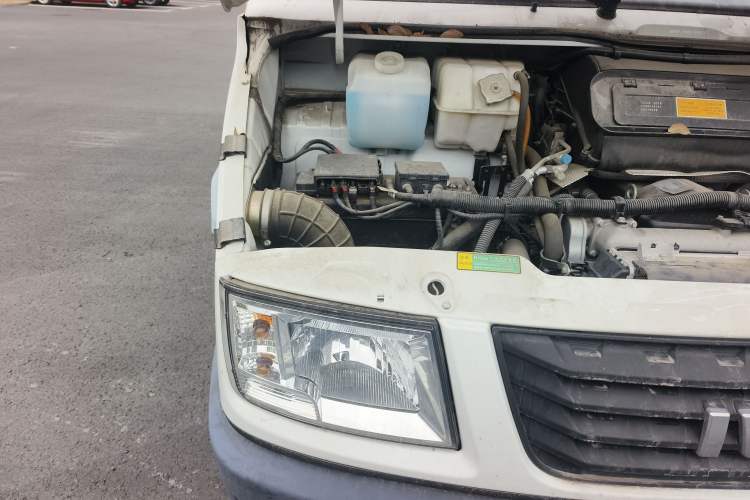 Used Iveco Daily 2021 2.5T V40 2-3 Seater Long Wheelbase Mid-Roof Design with Dual Side Sliding Doors