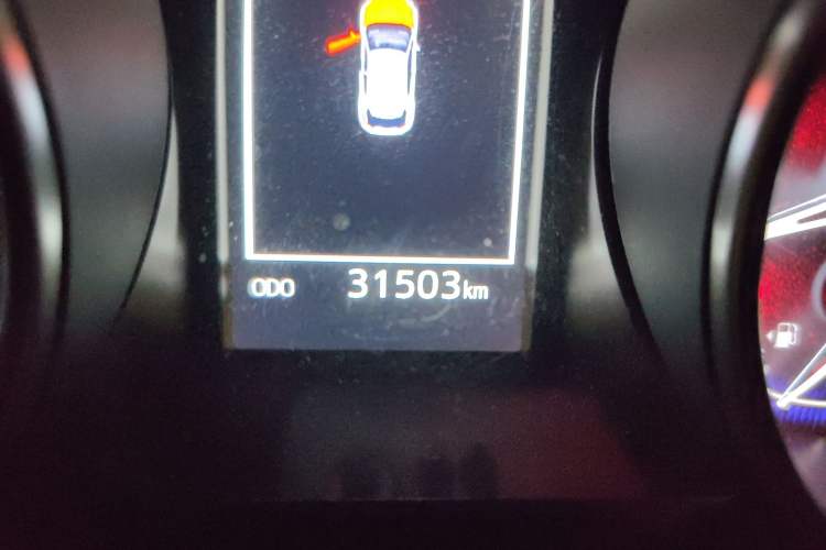 Used Toyota C-HR 2018 2.0L Leading with Sunroof China VI Standard
