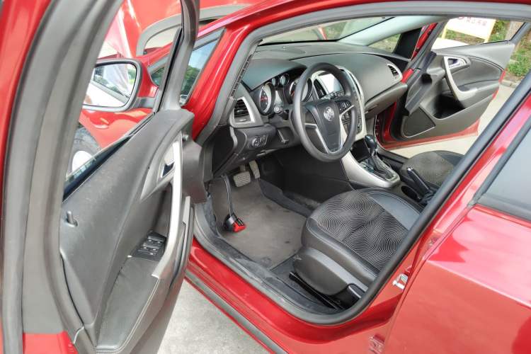 Used Buick GT 2014 XT 1.6L Automatic Fashion Edition
