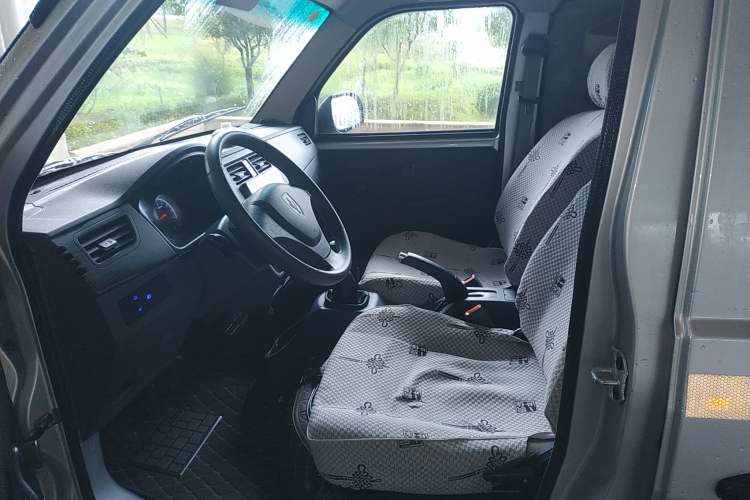 Used Jinbei Hiace X30 2023 1.5L Super-Enjoyment Van 2/5 Seats Non-Air-Conditioned Version SWC15M
