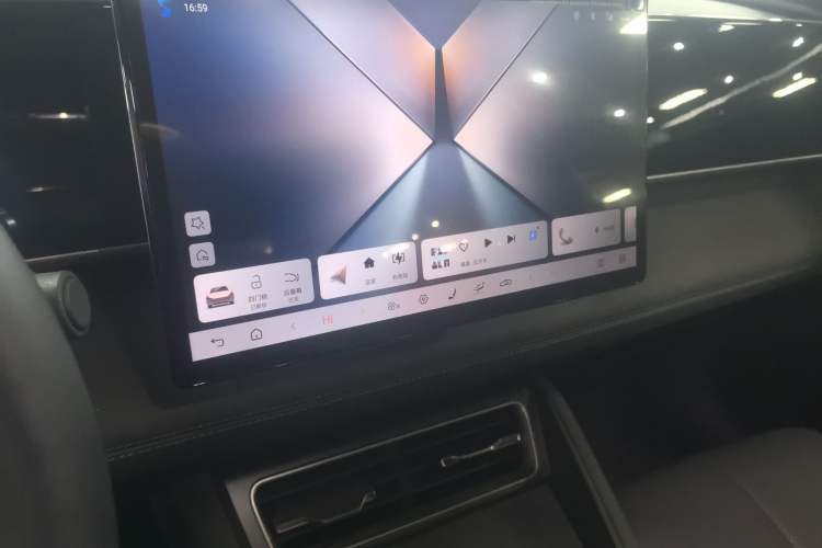 Used BYD Qin L 2025 DM-i Smart Drive 120KM Superior Model
