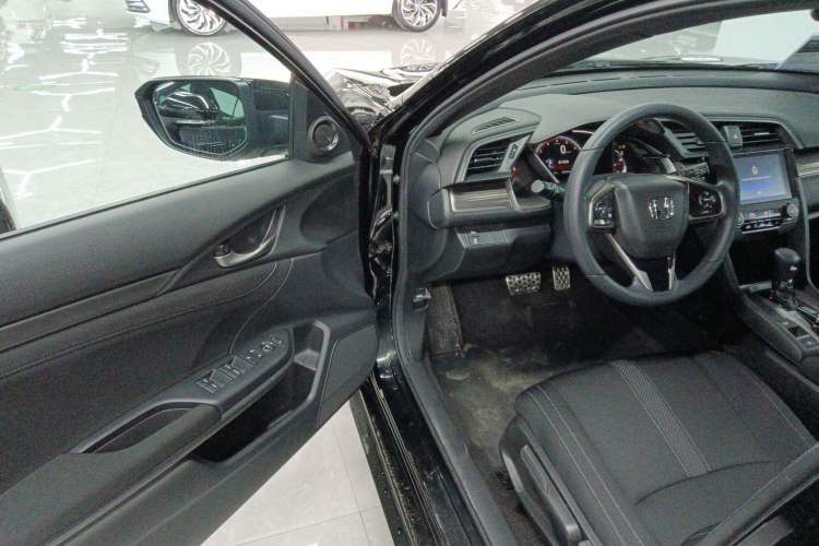 Used Honda Civic 2021 HATCHBACK 220TURBO CVT Dynamic Control
