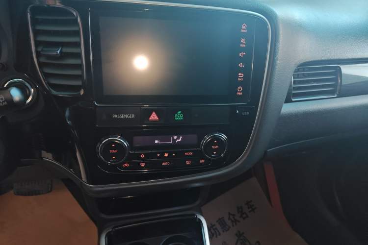 Used Mitsubishi Outlander 2018 2.4L 4x4 Luxury Edition 7-Seater